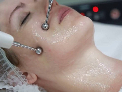 Процедура: Микротоковая терапия лицо, шея, декольте (60 мин.)